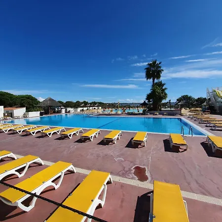 Camping Le Lac Des Reves *